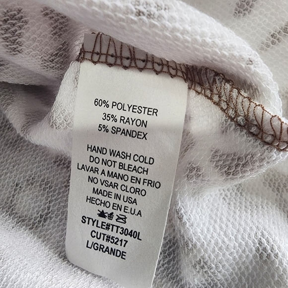 NWOT Ces Femme Leopard Animal Print Ruffled Sleeve Top - Picture 4 of 6